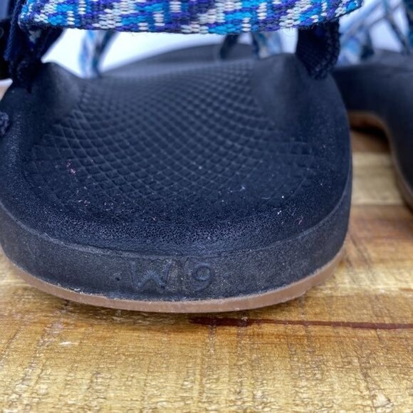 Chaco Blue Purple Strappy Sandals: Size 9 - Picture 6 of 7